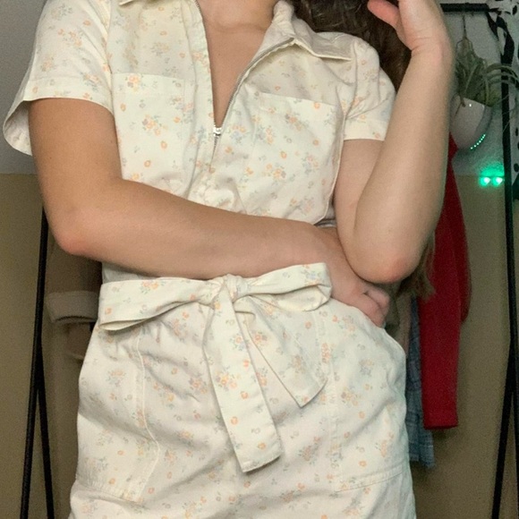 Urban Outfitters Pants - Urban Outfitters Nuuly Rosetta Floral Romper utility shorts zip tie sash large